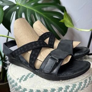 Born Britton Black Leather & Stretch Sandals Size 9M Minimalist Flats Strappy